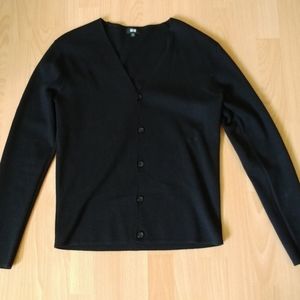 uniqlo - slim black cardigan size XS